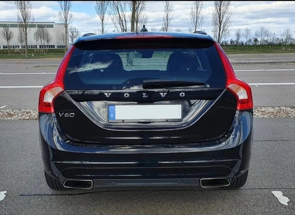 Volvo V60 cena 35900 przebieg: 299000, rok produkcji 2016 z Bochnia małe 497